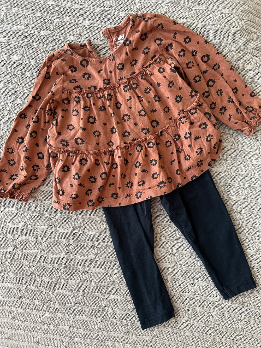 EUC Carter’s Baby Girl Outfit Set, Rust & Black Floral Ruffle, 24 Months